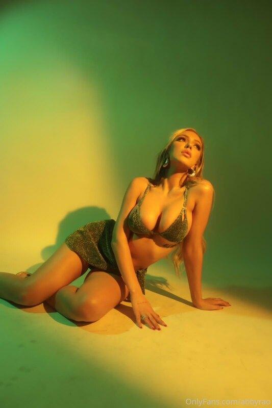 Lean into it ⚡️Bet you wanna see how these buns look under m..