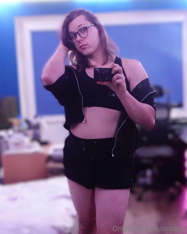 Good morning to all femboys and for normies morning I guess...