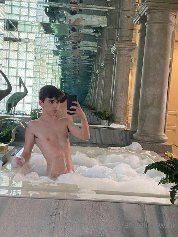 hop in, the water's warm 💦