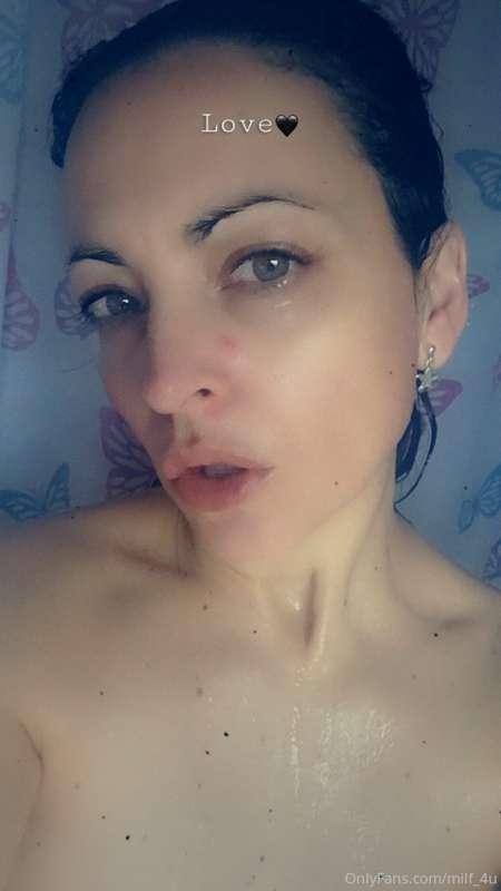 Morning shower 🥰
