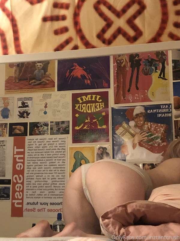 i lov staring at myself in the mirror im OBSESSED 🤪🤪