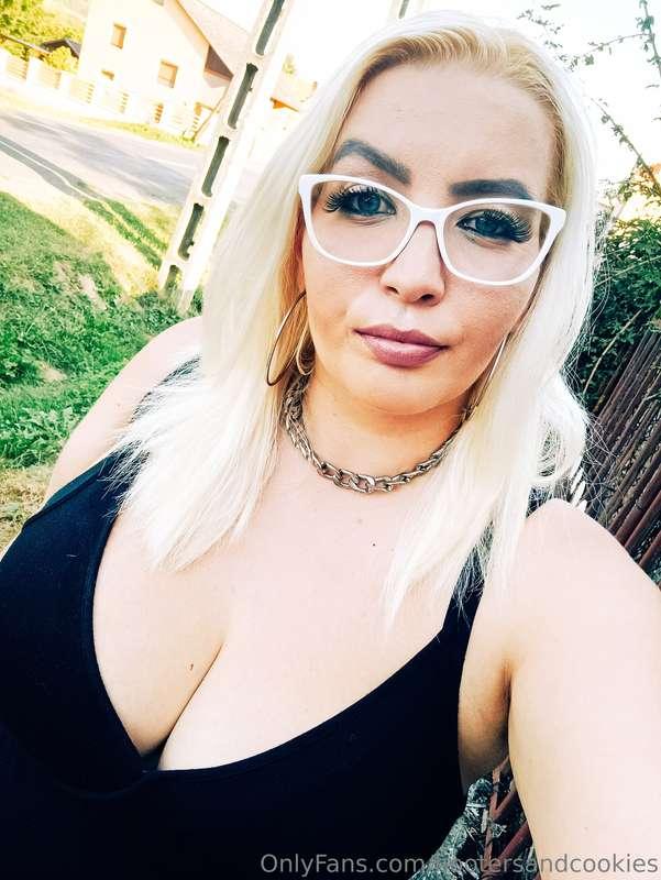 🤗