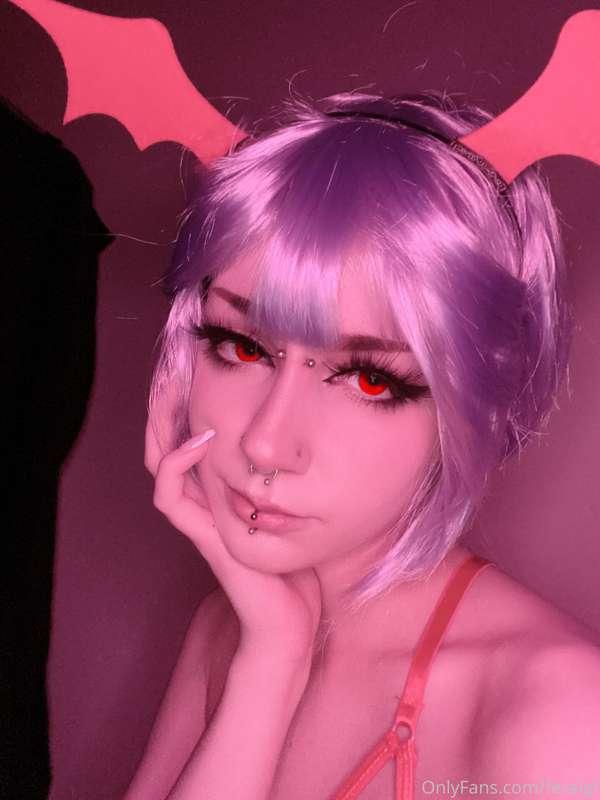hiiii lilith redo !! this lingerie barely covers my 🐱 and th..