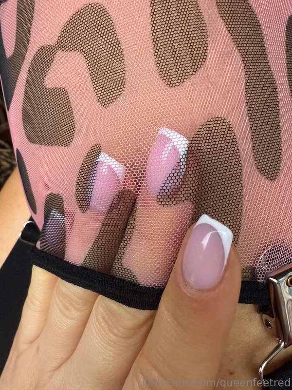 queenfeetred image #11