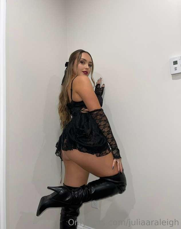Swipe to take my clothes off❤️‍🔥