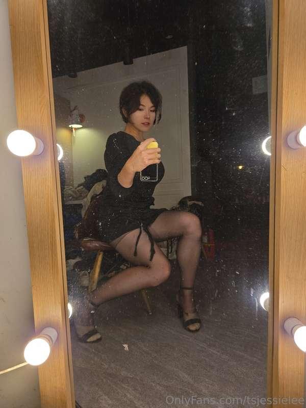 영상 등급 위원회. 이하 영등위에서 1차 심사 결과 영상은 문제 없지만 트위터 및 온팬 링크가 기입되어 있어..