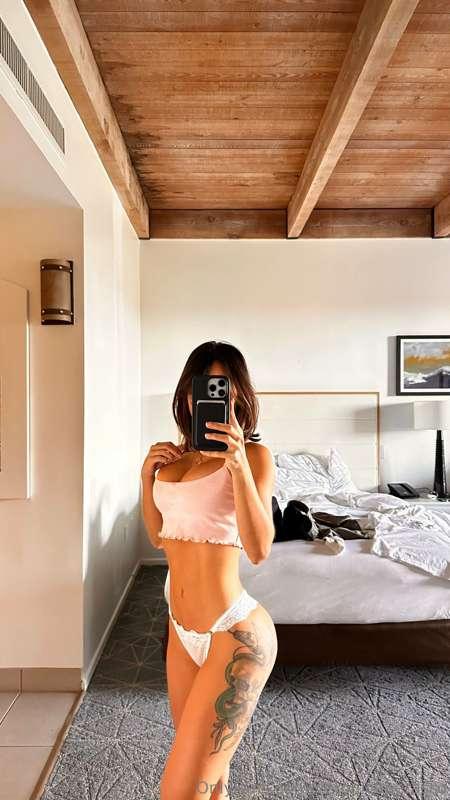 bored 😜 DM me babe
