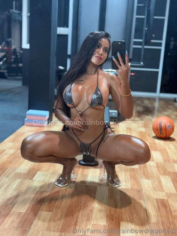 Squat up and down on your cock 🍆 just like this 🥵💦💦💦💦