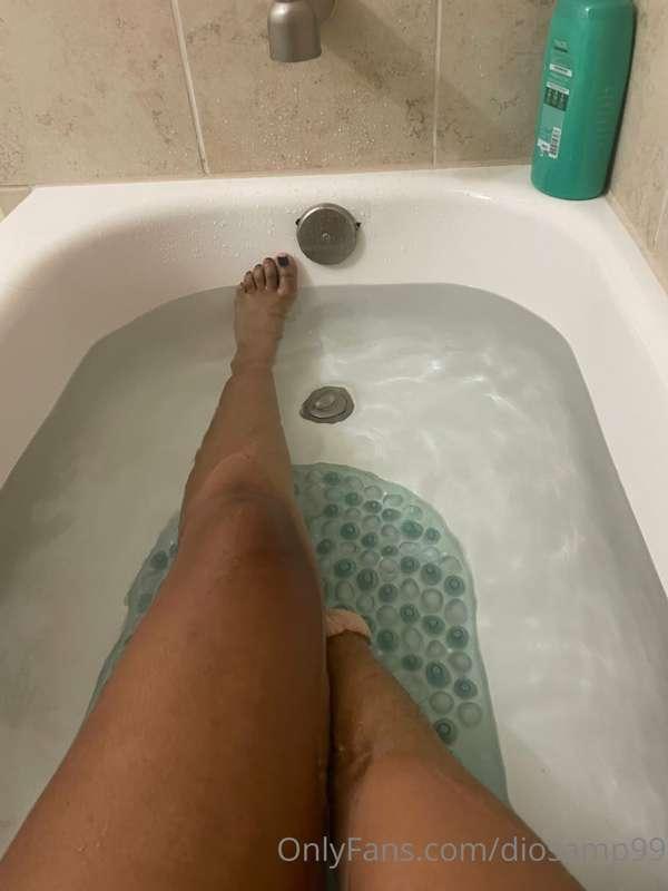 Whats ur guilty pleasure? 😘🔥 find me on of @maripazromero99