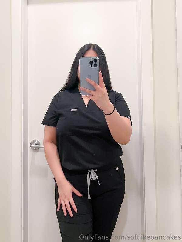 Do you like seeing me from the front? ❤️