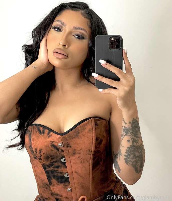 🖤 SMOKEY GLAM 🖤  It’s Friday so that means DRAMATIC MAKEUP 😘..