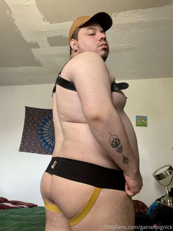 I look good in this outfit