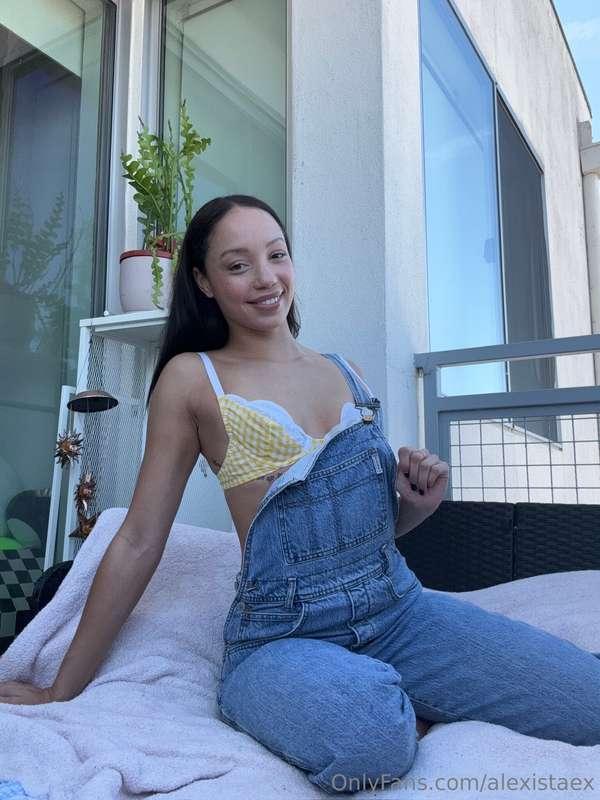 I hope I see you tonight at my live show 🤭💜 7pm PST! Let’s c..
