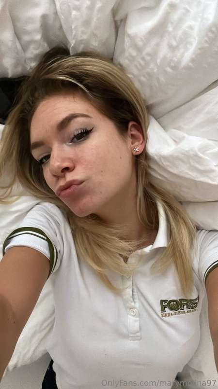 Woke up like this pronta per lavorare ✨ 😘 come andrà la vost..