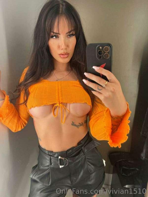 Orange is the new black baby🖤🧡