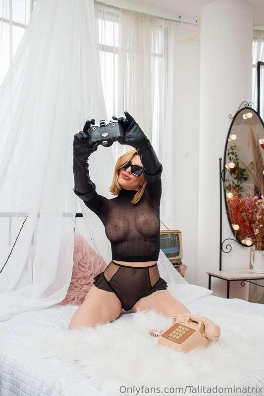 Would you be able to make me horny just through a phone call..