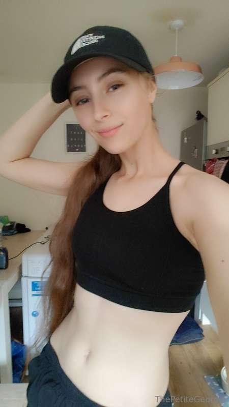 Do you think my tummy is cute? 🌸