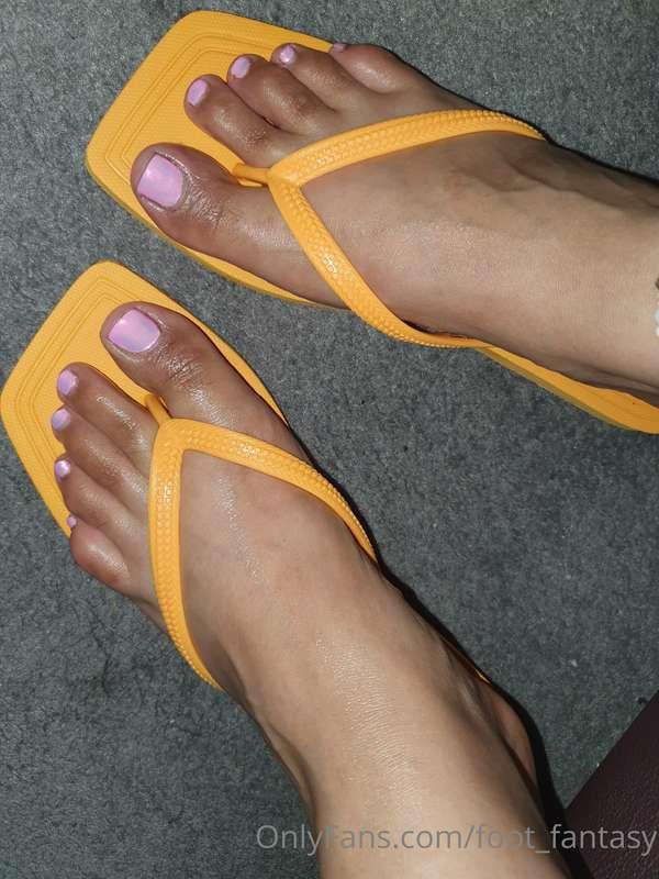 Pink chrome toes