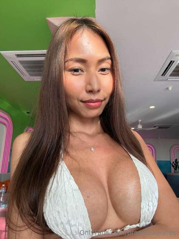 @angelasiaa Follow my friend it’s free! #ad https://onlyfans..