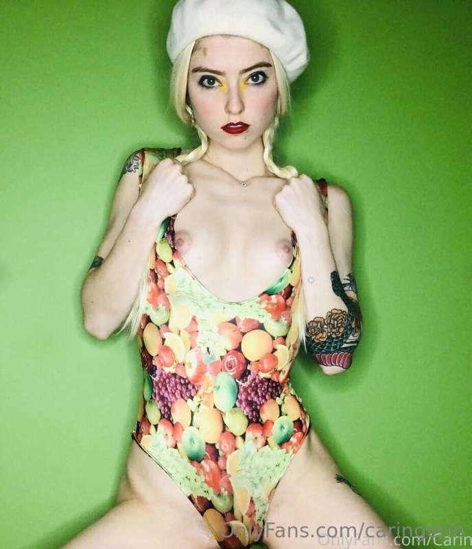 Throwback! Do you like my back si-...I mean creative side?👅 ..