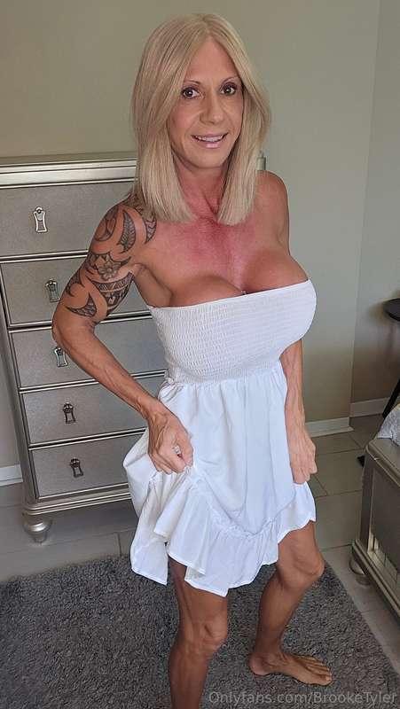 Here's a few pics to get your weekend started. I hope they g..