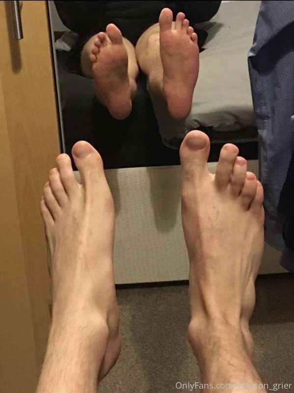 What do you guys wanna see more of? Tops or soles? 🦶🏻 👅