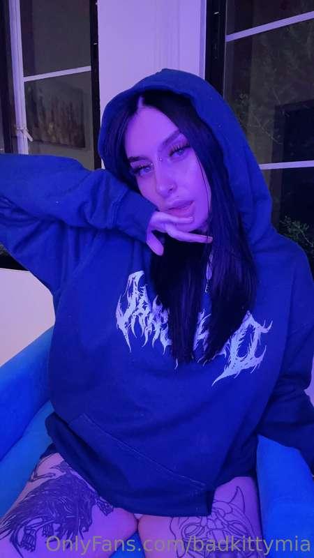 ### I'ts a cold night and I only need a warm company, do u w..