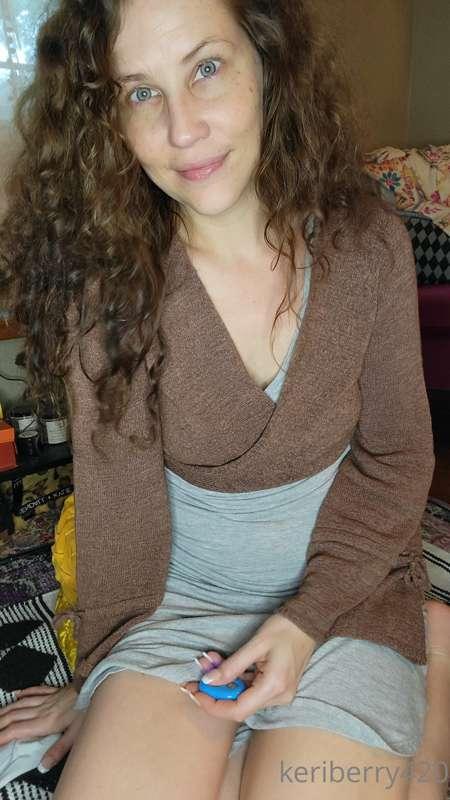 Who's digging the naughty librarian vibes? ***Growing my bus..