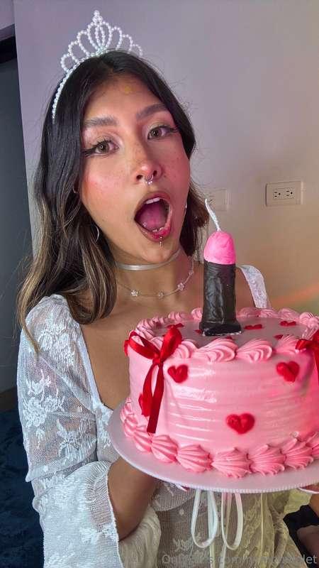 Come celebrate with this big ass papasito🍑 You're not going ..