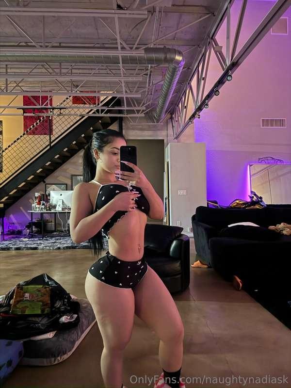 Thiiiiiiccccc 🍑