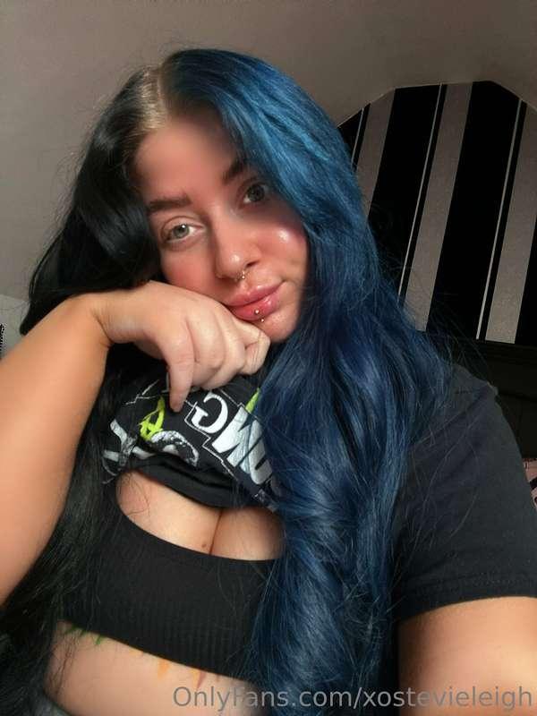 Chill day ready for the next few days of customs making! 🥰 a..