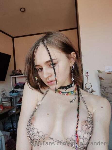 🟢CLICK HERE - @icelessriley🟢
This cutie is online and horny!..