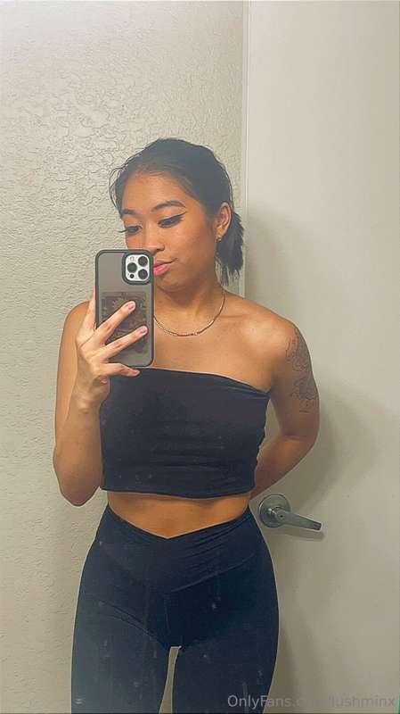 obsessed with tube tops lately🖤🌟