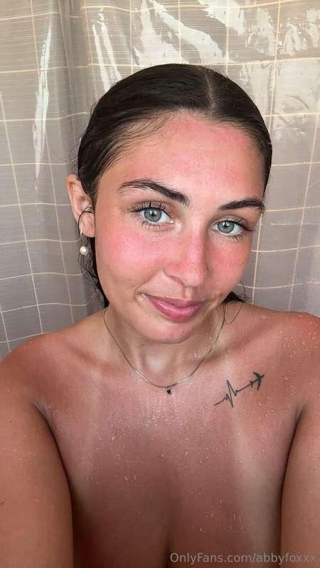 Join me in the shower 🥰