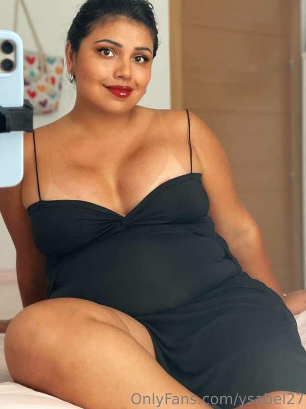 Would you like to feed me on this dress? ❤️ Is a new size BT..