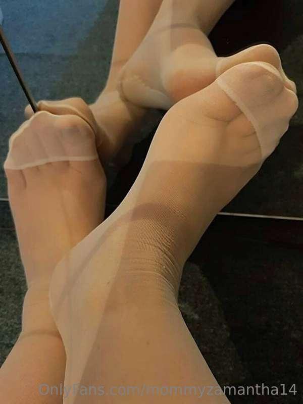 Nylons 😍 after work