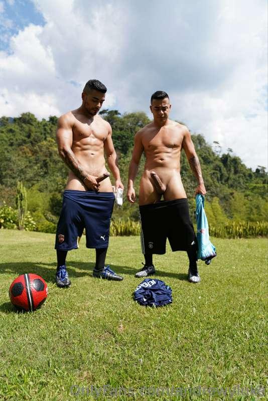 Sweet dreams 🔥😈⚽

Dulces sueños 🔥😈⚽