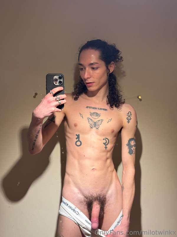 Showing it off 😏🍆