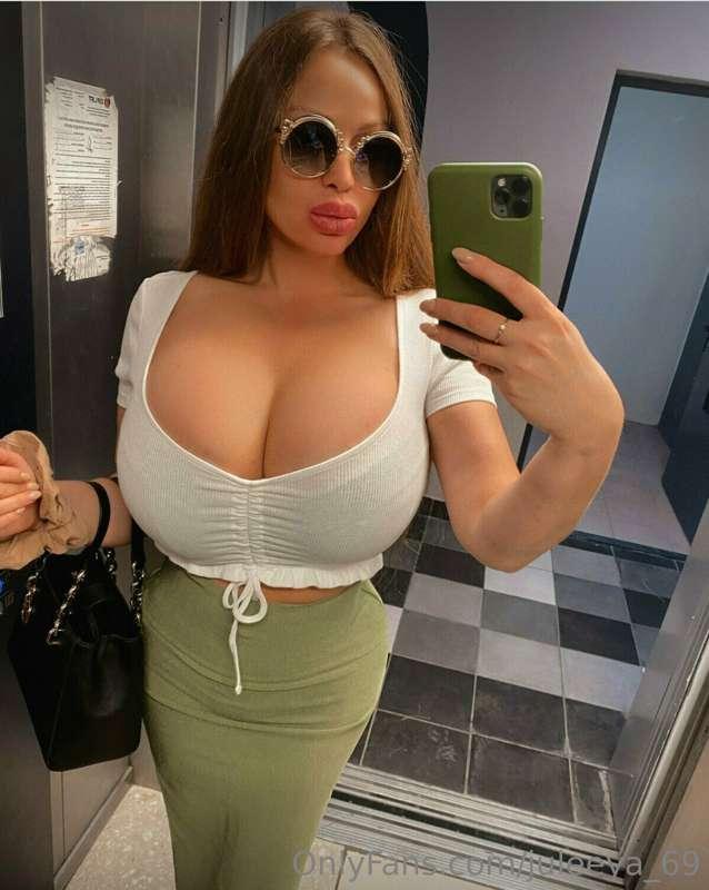 https://onlyfans.com/arttaniafree
my gorgeous girlfriend wit..
