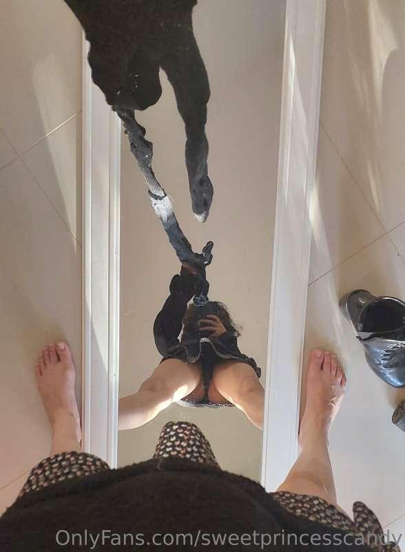 Under my skirt 😳