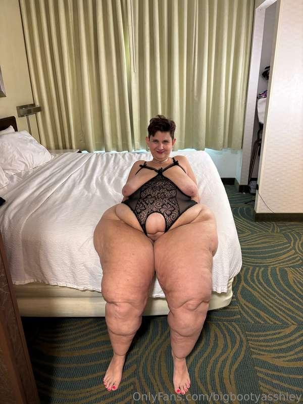bigbootyasshley image #2
