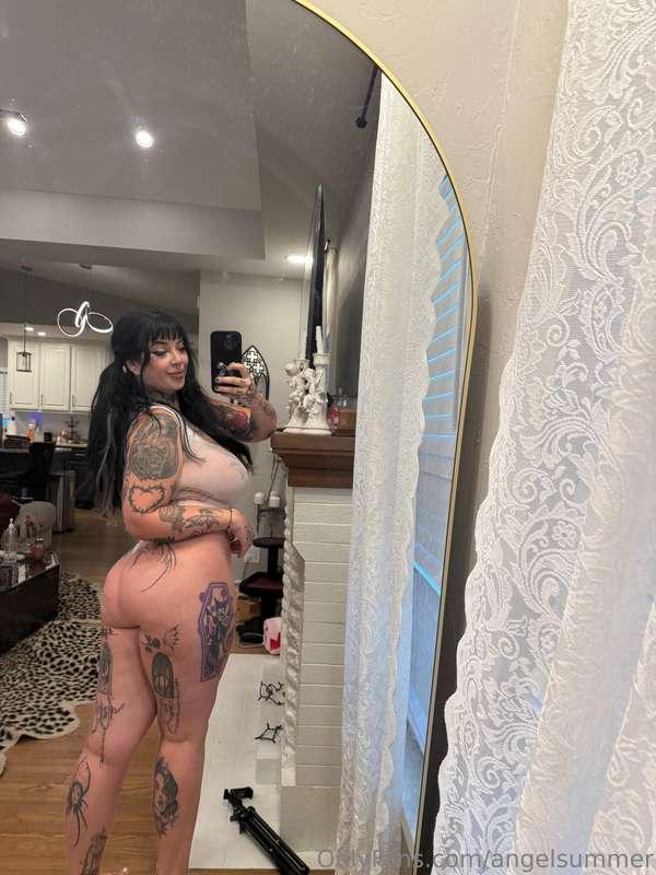i’m live come join :)onlyfans.com/angelsummer