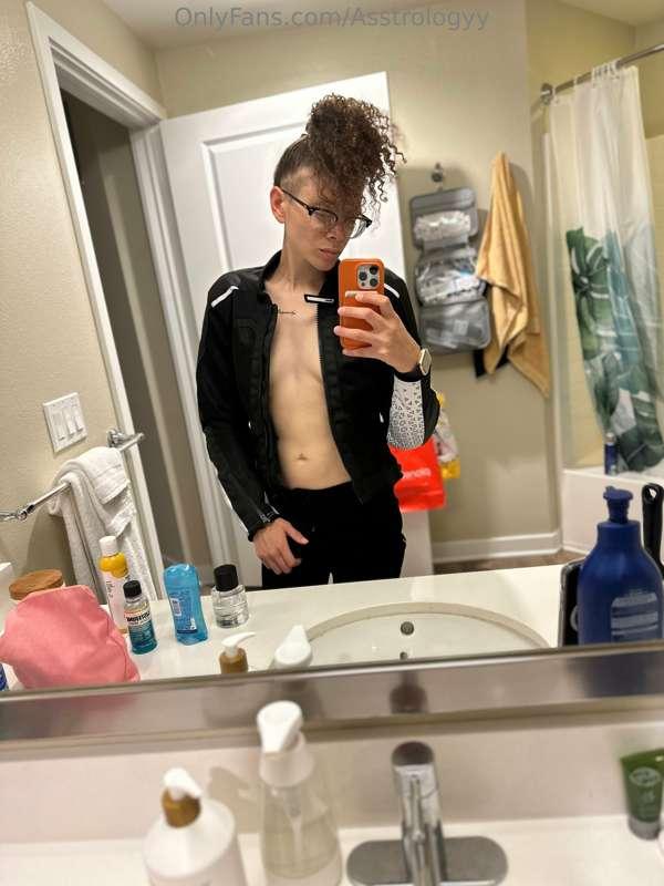 I want you to pull down my jeans and suck my cock, that’s an..