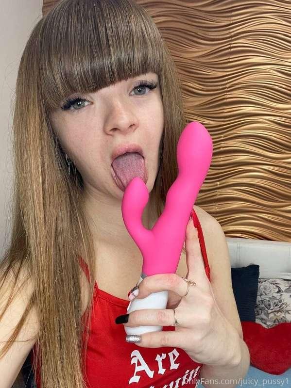 🤤💦💥 I woke up very horny and now is the time to try my new b..