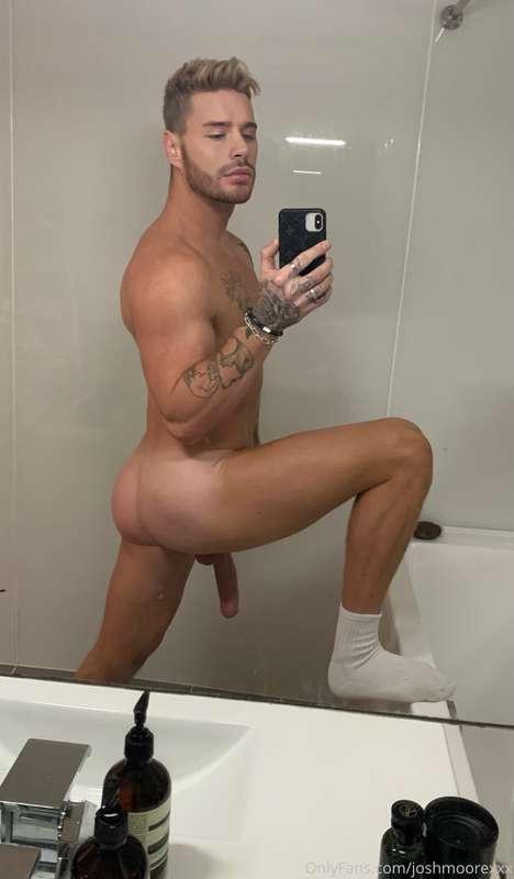 Eat my ass or suck my dick ?