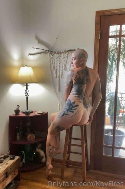My name is Kay. 🔥
I prefer nature, nudity, & solitude… 🌿
*wh..
