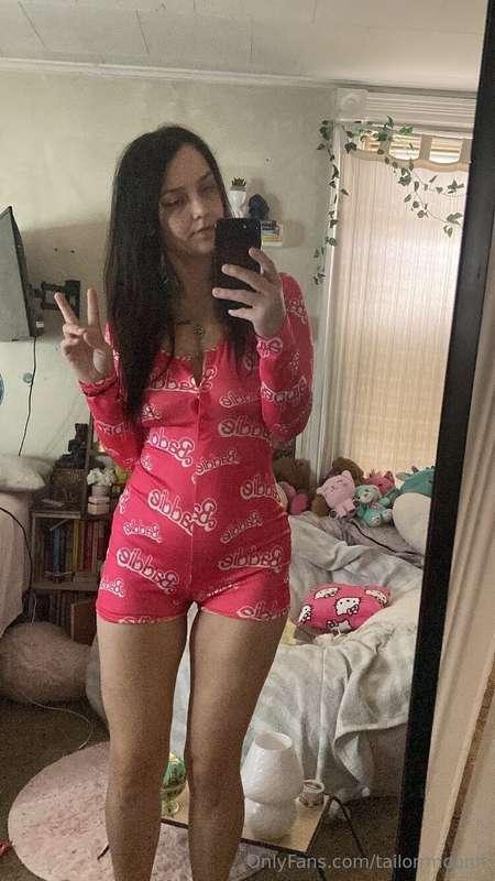 Message me for content extra extra extra spicy content!! I’m..