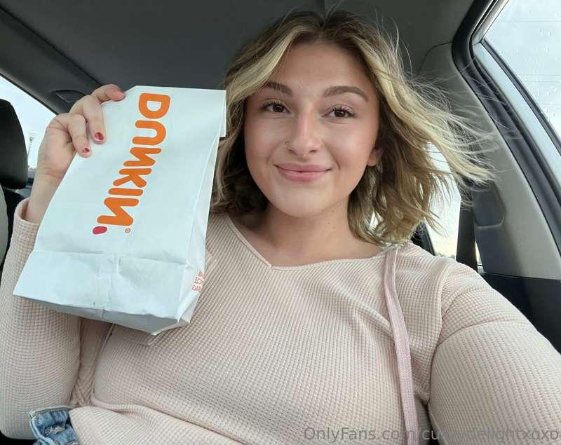Swipe to the end to see how horny donuts make me🤤🤤🤤