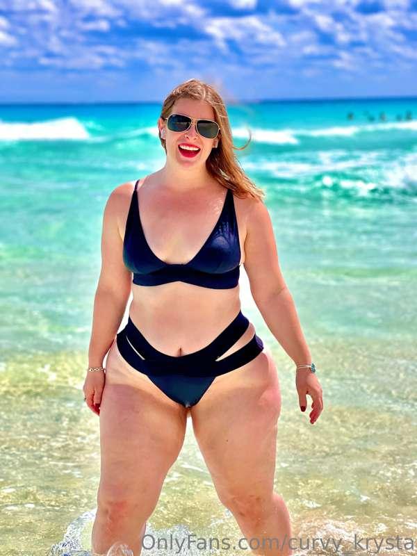 Bikinis and beaches are my happy place 😄 I'm feeling confide..