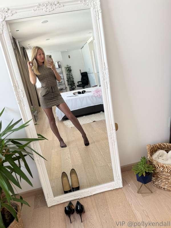 Stockings under a simple dress… who knew casual could feel t..